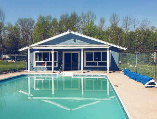 Pool at Heritage on the Lake